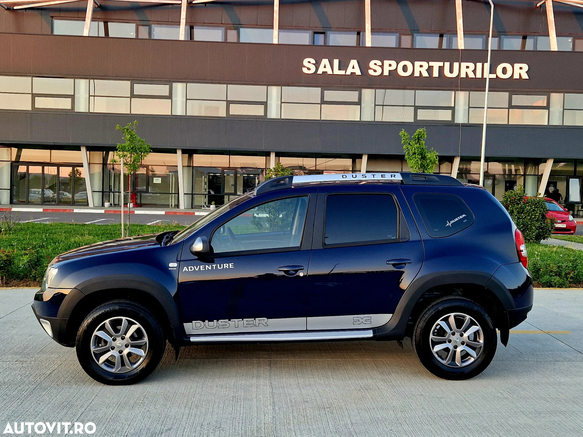 Dacia Duster 1.6 4x2 Laureate - 8