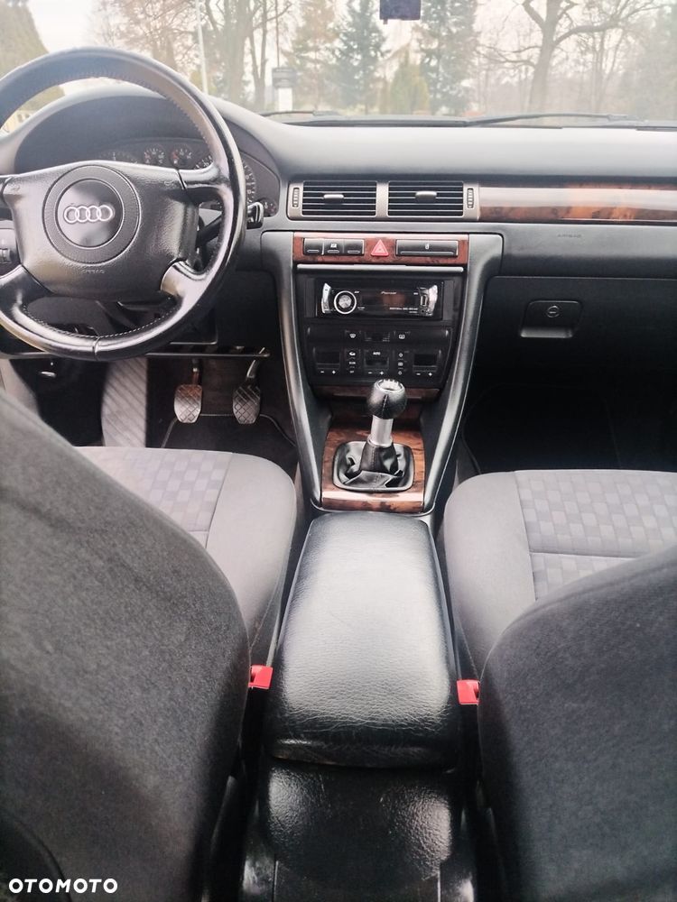 Audi A6 Avant 2.5 TDI - 12