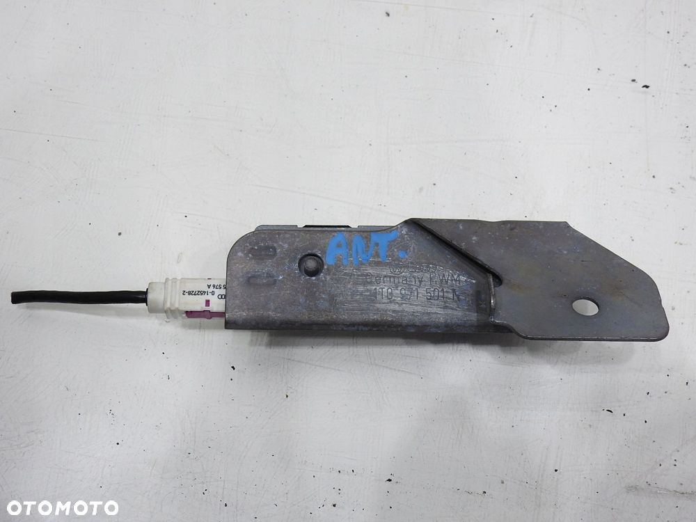 WZMACNIACZ ANTENY VW TOURAN LIFT 1T0035577P - 5