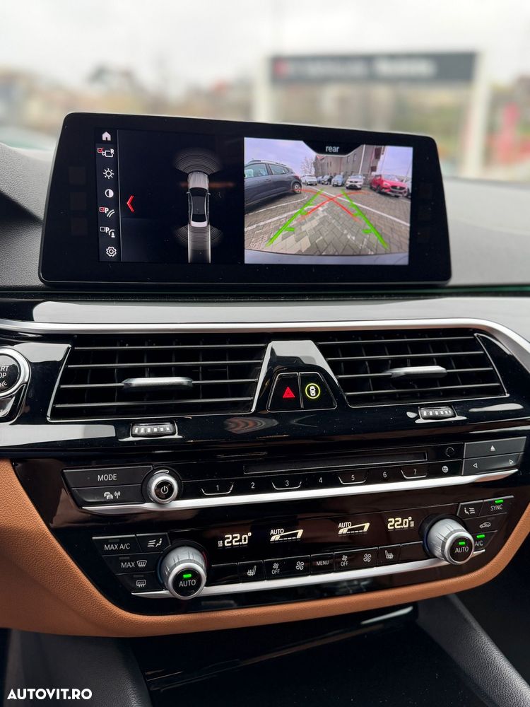 BMW Seria 5 520d xDrive AT - 17