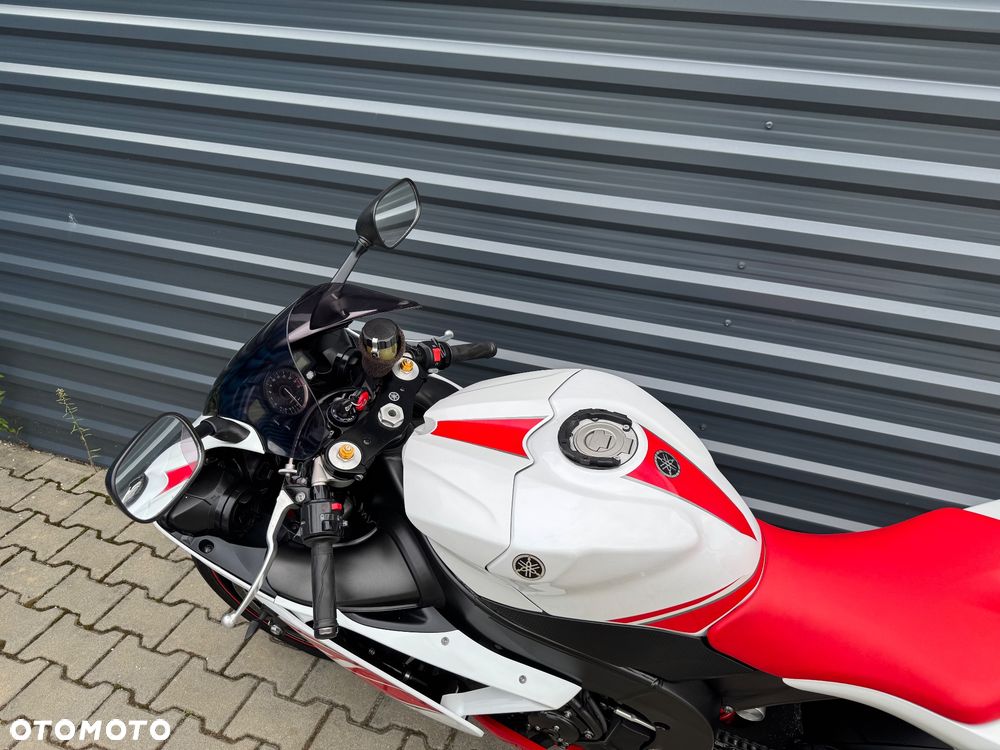 Yamaha R1 - 7