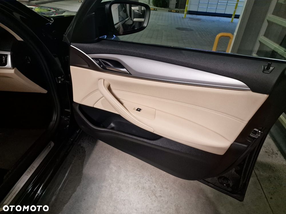 BMW Seria 5 518d mHEV Luxury Line - 23
