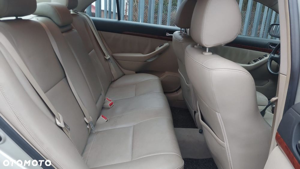 Toyota Avensis 2.0 VVT-i Sol - 9