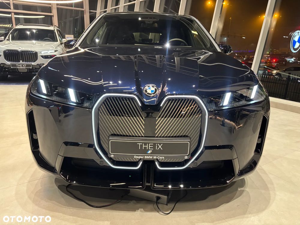 BMW iX - 3