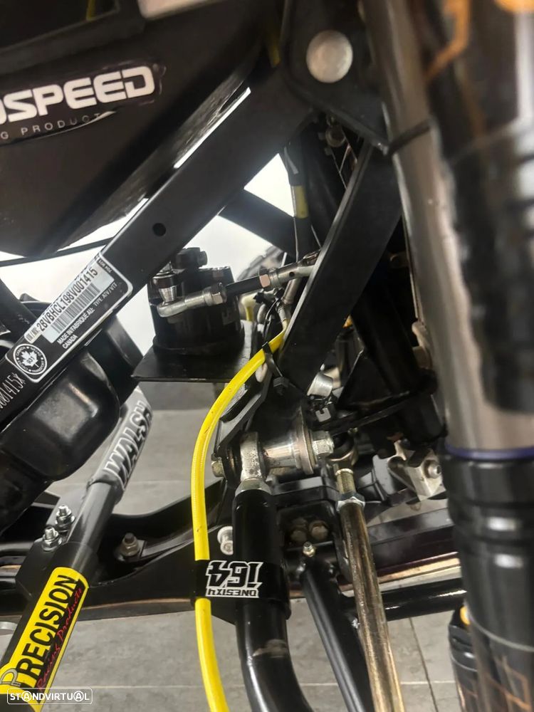 Can-Am Defender - 14