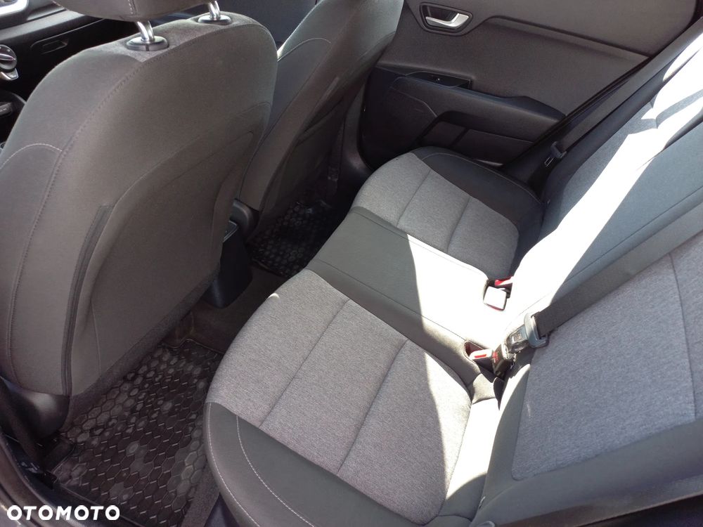 Kia Stonic 1.2 L - 11