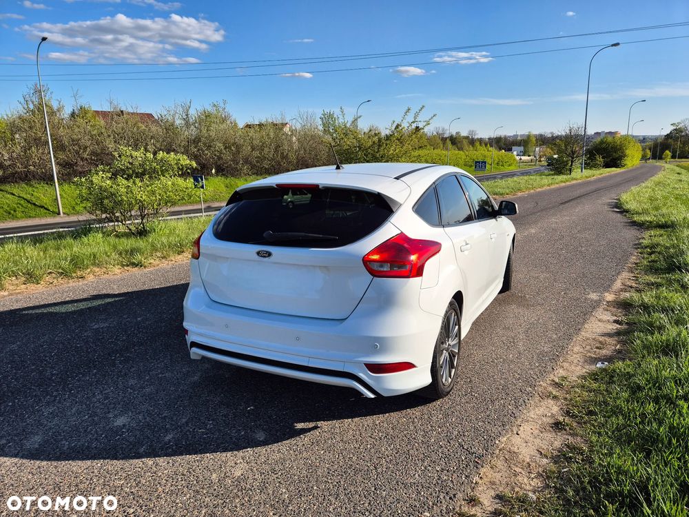 Ford Focus 1.5 EcoBlue Start-Stopp-System ST-LINE - 4