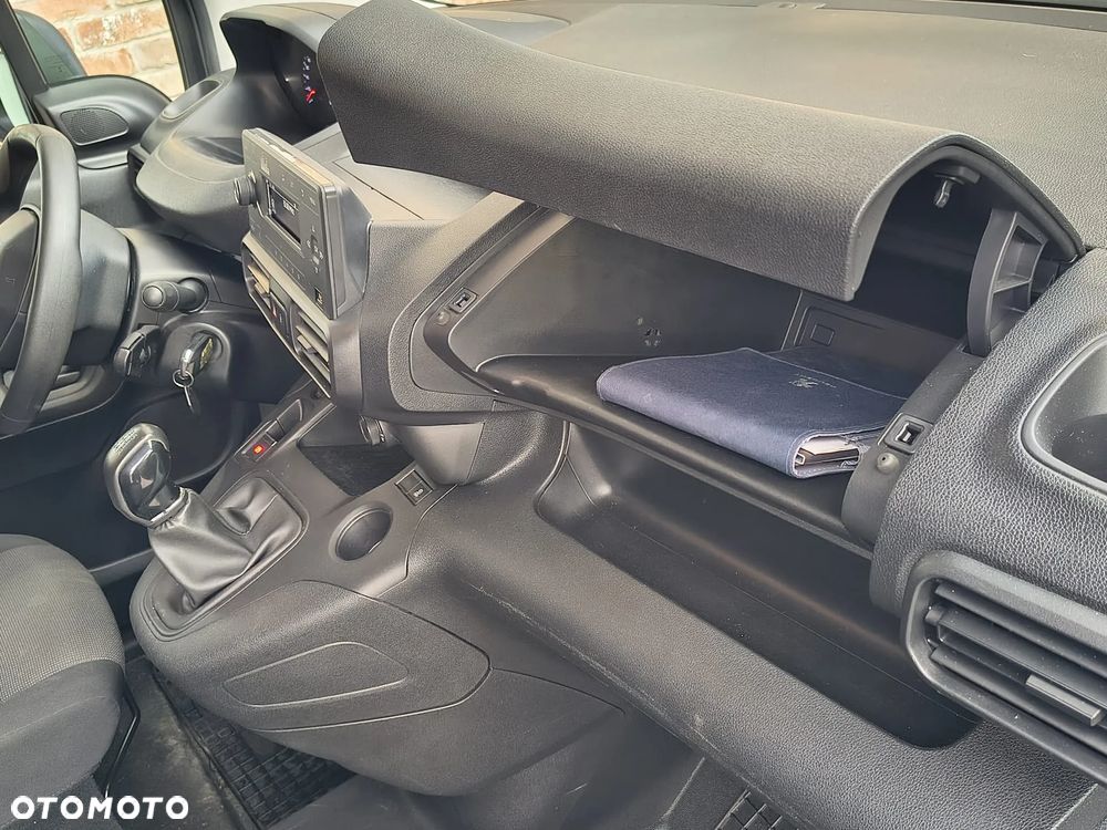 Peugeot PARTNER Berlingo ProAce Kangoo Express - 32