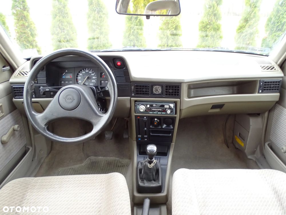 Opel Kadett 1.4 LS - 5