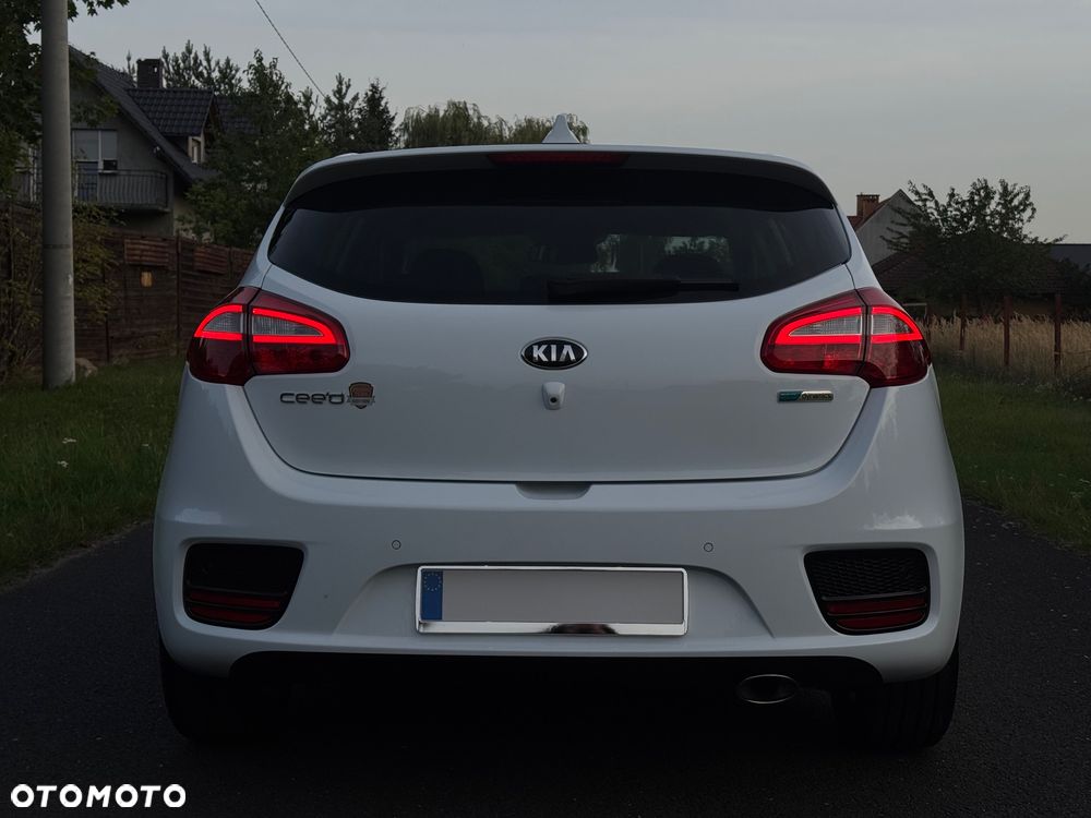Kia Ceed 1.4 CVVT ISG Dream Team Edition - 10