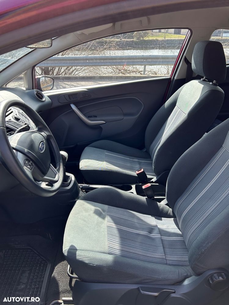 Ford Fiesta 1.25i Ambiente - 8
