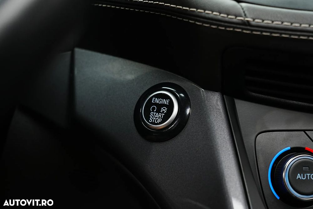 Ford Kuga 2.0 TDCi 4WD Powershift Vignale - 37