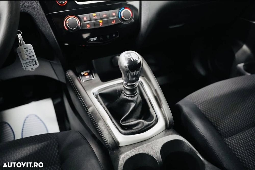 Nissan Qashqai 1.6 dCi DPF 4x4 Start/Stop acenta - 10