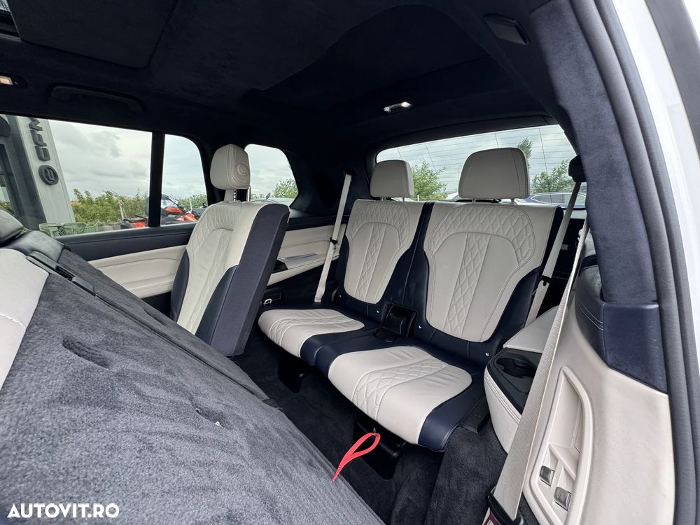 BMW X7 M50d - 32