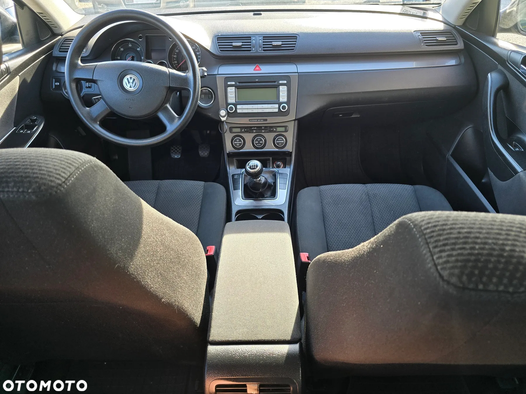 Volkswagen Passat - 11