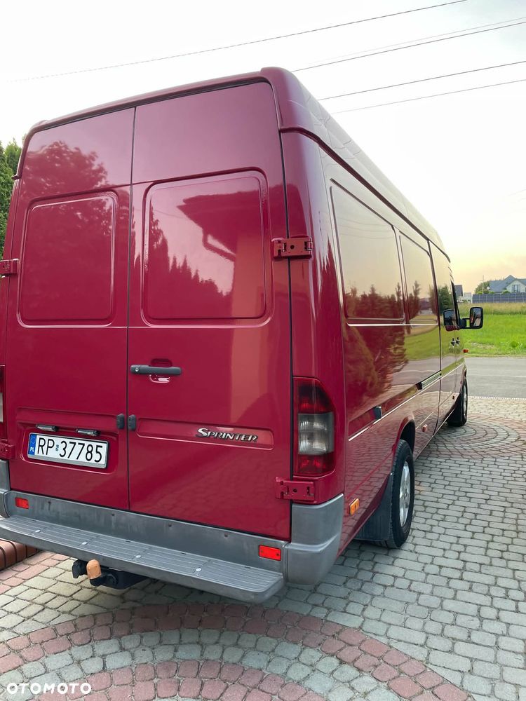 Mercedes-Benz Sprinter - 5