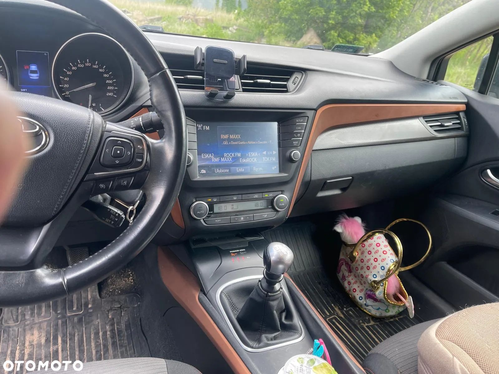Toyota Avensis - 14