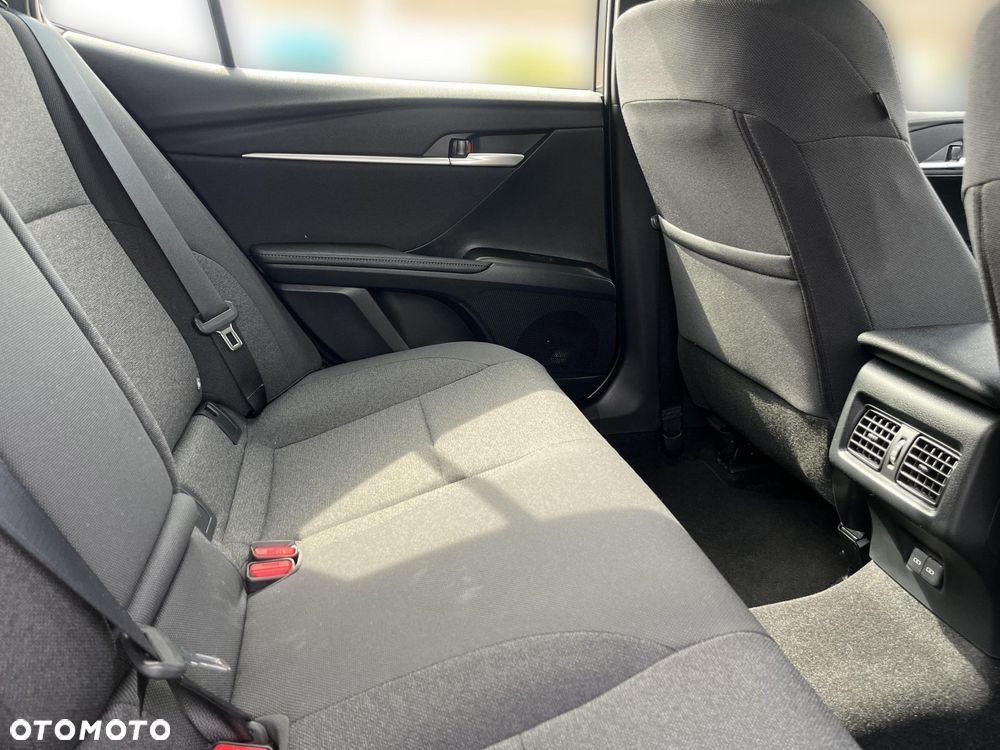 Toyota Camry - 10