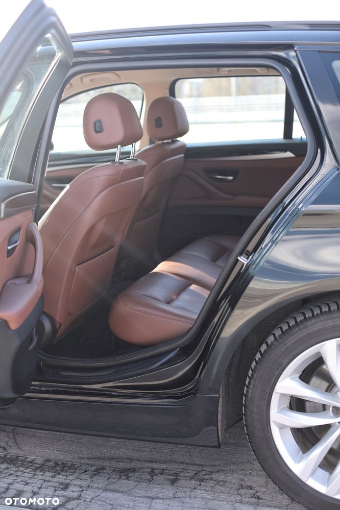 BMW Seria 5 520d Luxury Line - 13