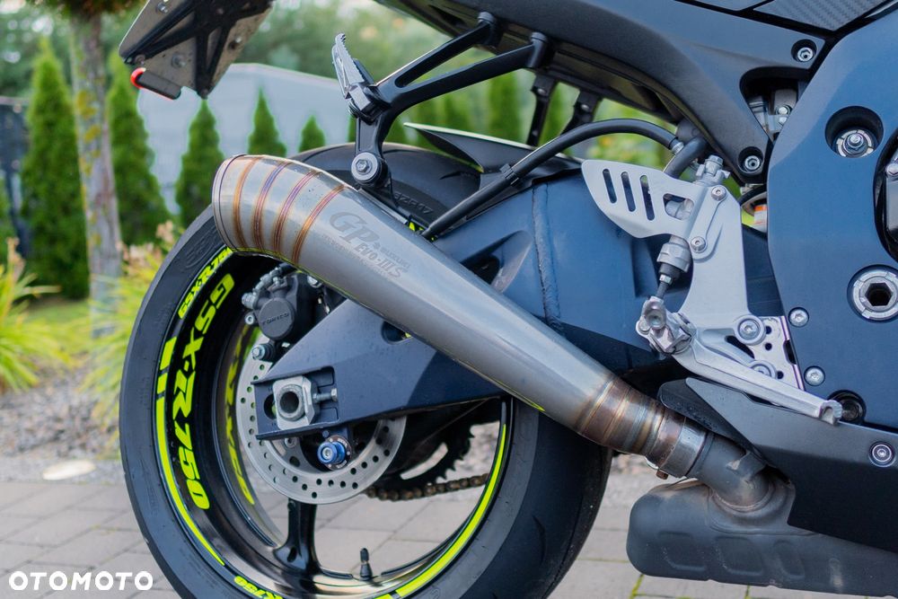 Suzuki GSX-R - 18