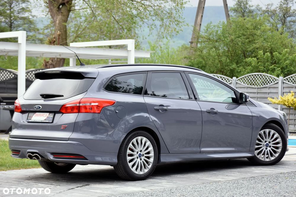 Ford Focus 2.0 TDCi ST - 19