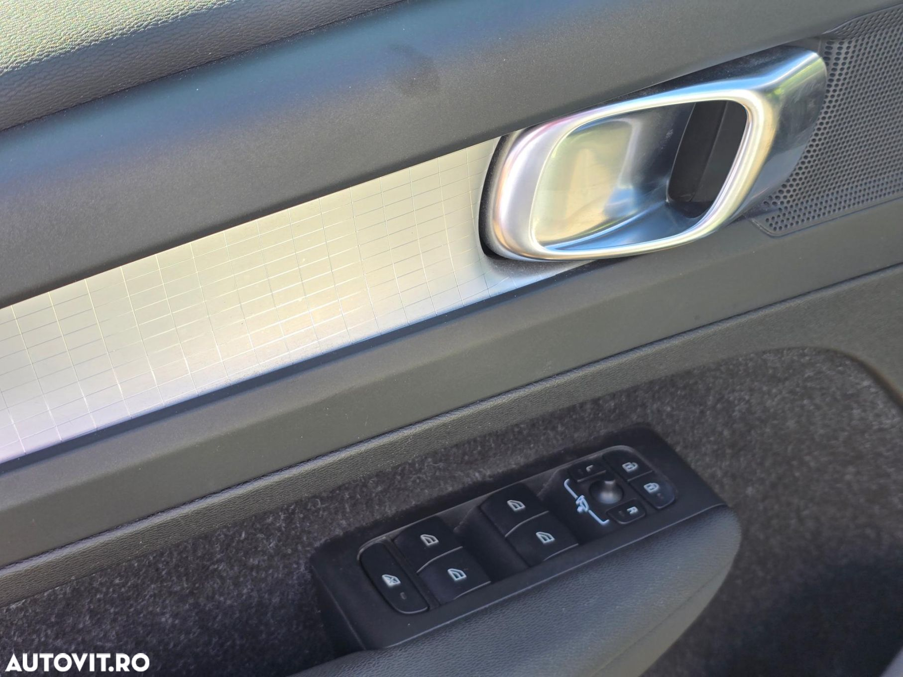 Volvo XC 40 Recharge T5 Twin Engine AT7 Inscription Expression - 9