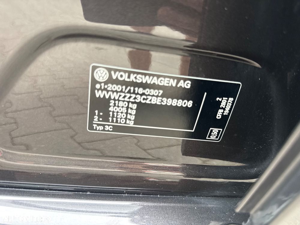 Volkswagen Passat 2.0 TDI BlueMotion Technology DPF Highline - 17