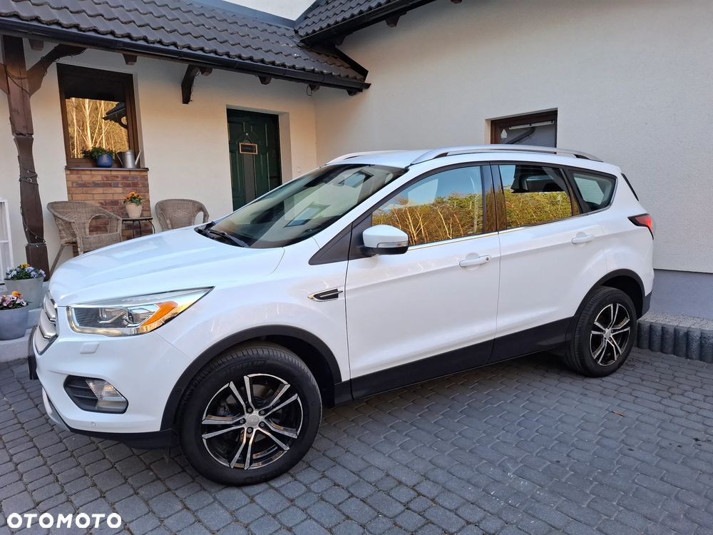 Ford Kuga 1.5 EcoBoost 2x4 Titanium - 36