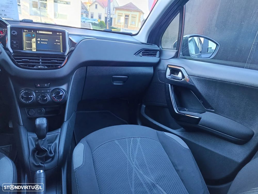 Peugeot 208 1.2 PureTech Allure - 8