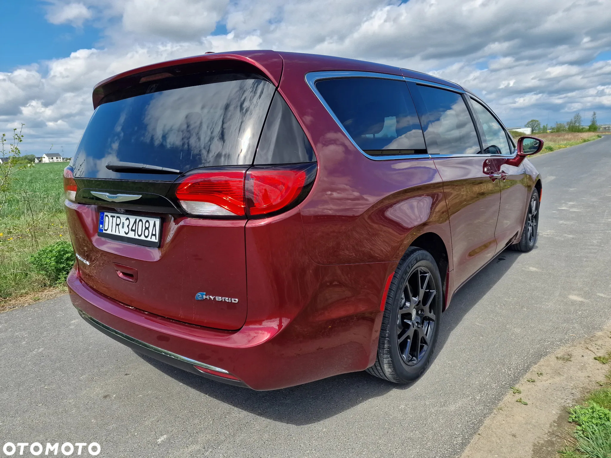 Chrysler Pacifica - 32