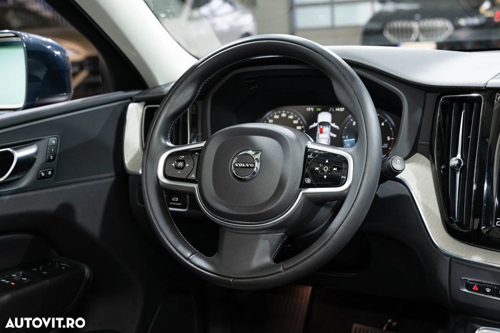 Volvo XC 60 B5 D AWD Geartronic Inscription - 32