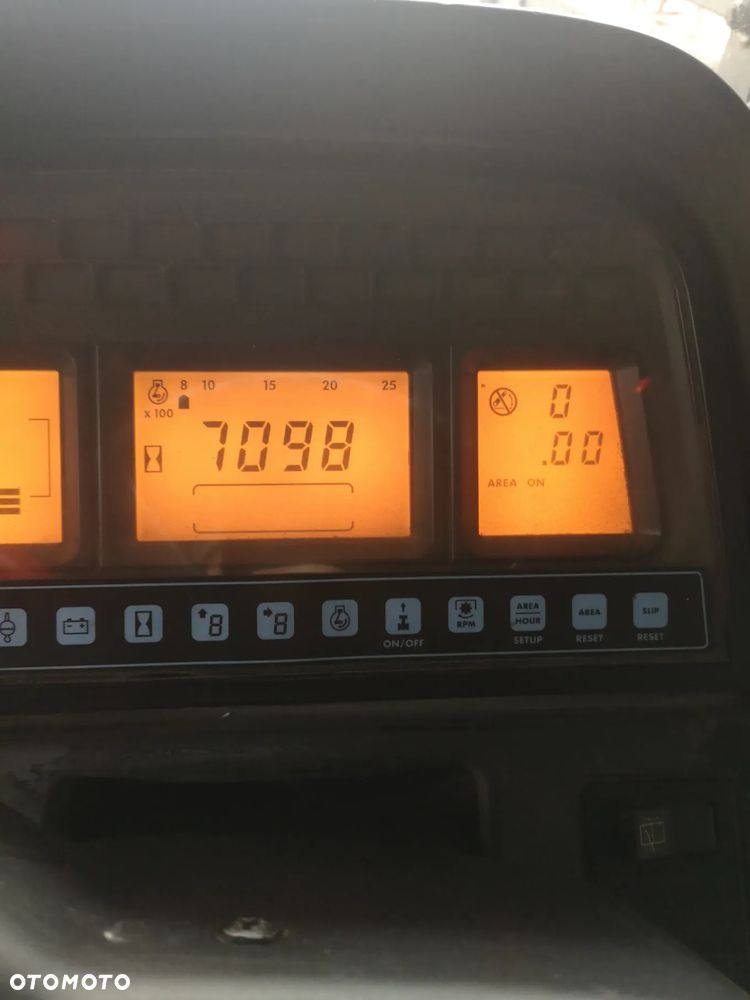 New Holland M 135 - 2