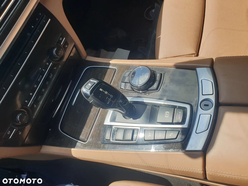 BMW Seria 7 750i Edition Exclusive - 20