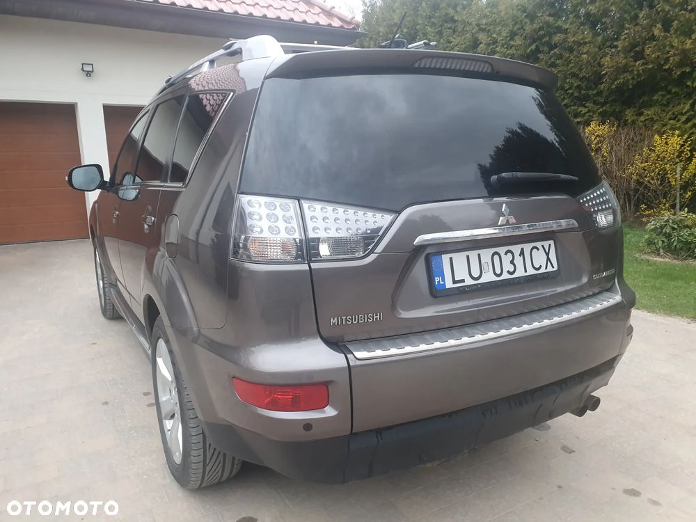 Mitsubishi Outlander 2.0 DID Instyle - 3