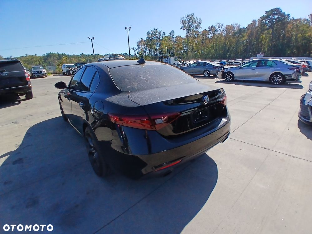 Alfa Romeo Giulia 2.0 Turbo 16V AT8 Veloce - 13