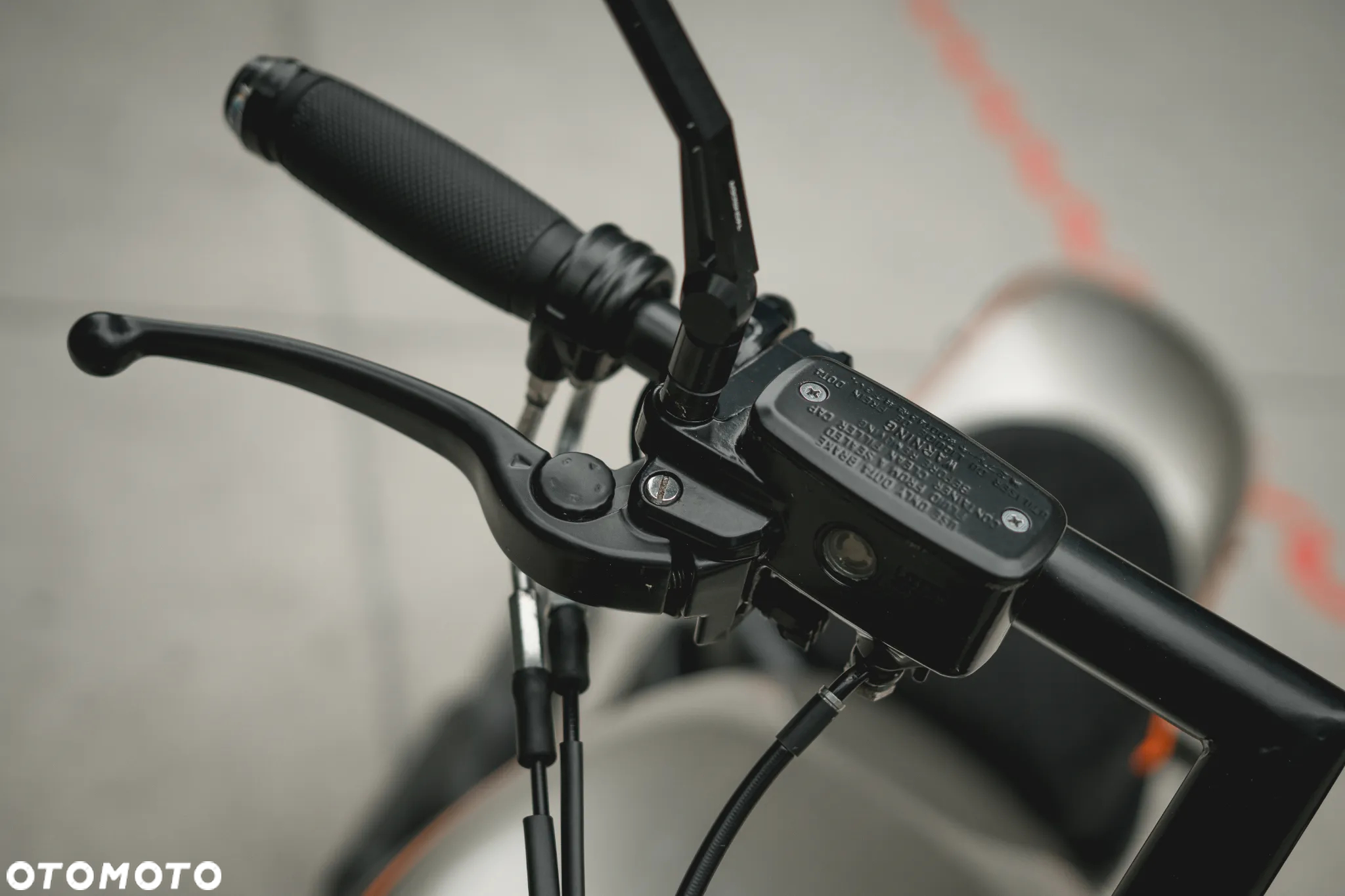 Suzuki Intruder - 8
