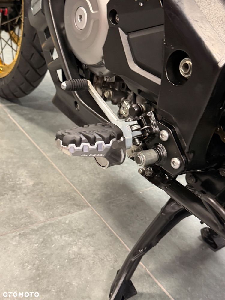 Suzuki V-STROM - 33