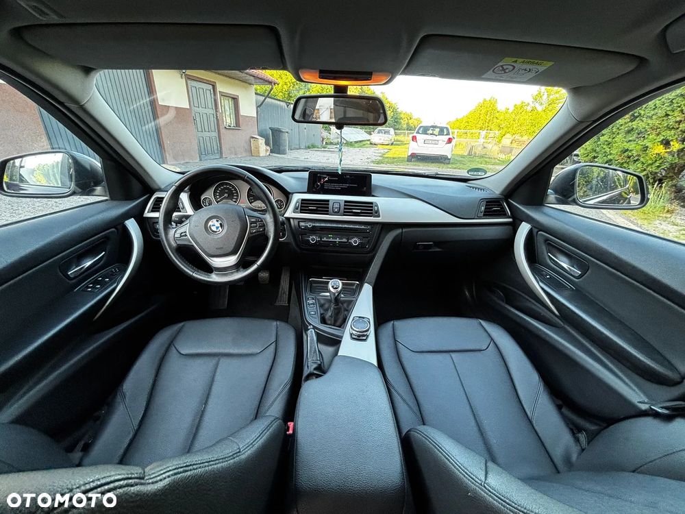 BMW Seria 3 320d Efficient Dynamics - 16
