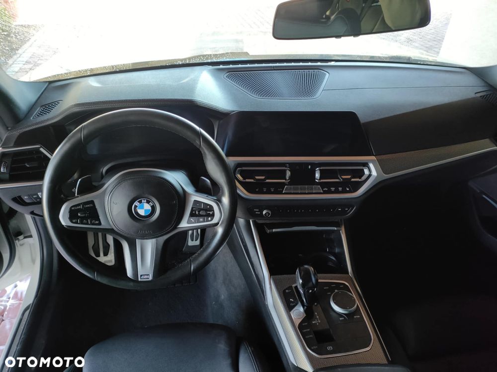 BMW Seria 3 330i M Sport - 8