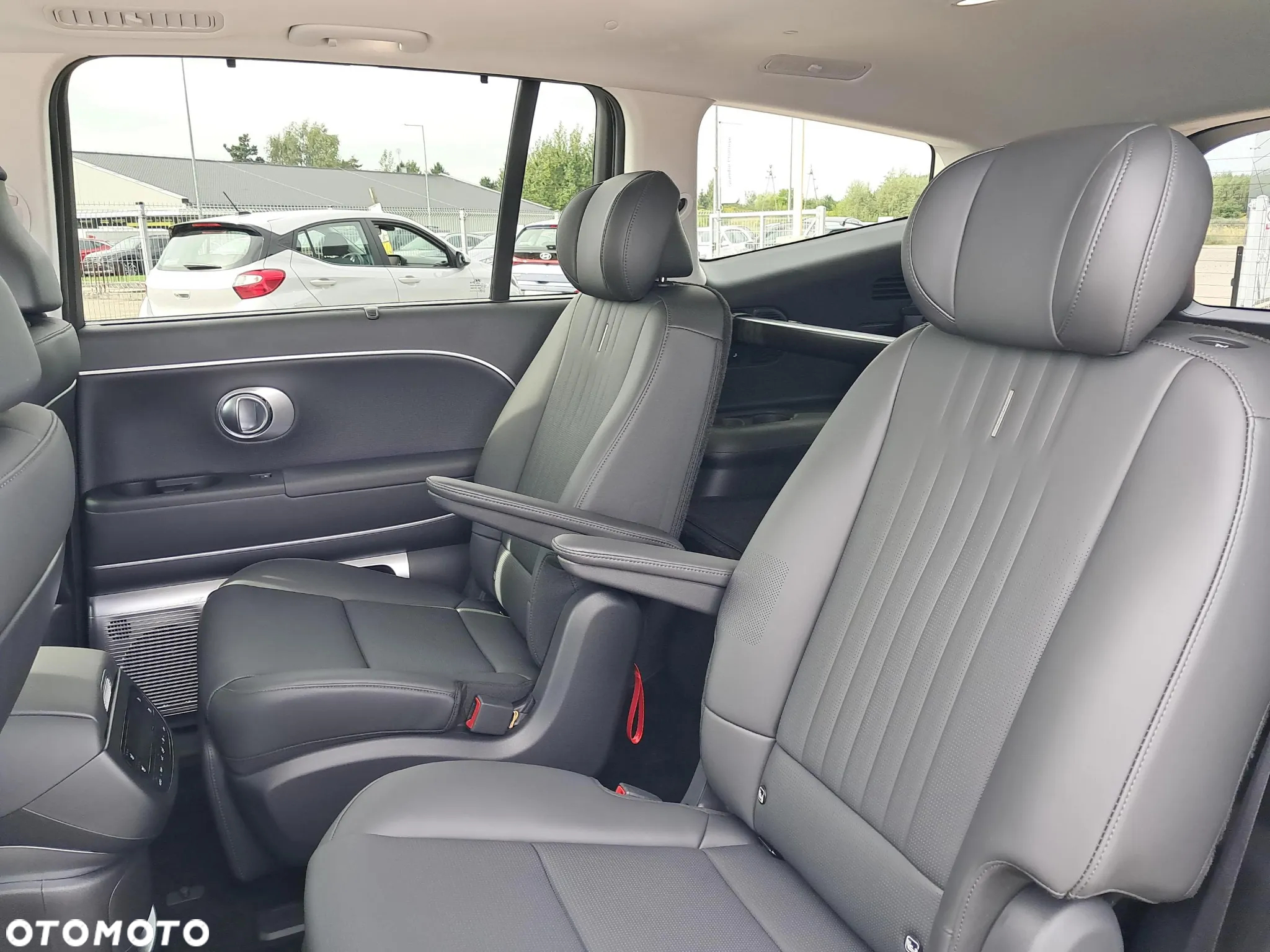 Hyundai IONIQ 9 110kWh Calligraphy AWD - 15