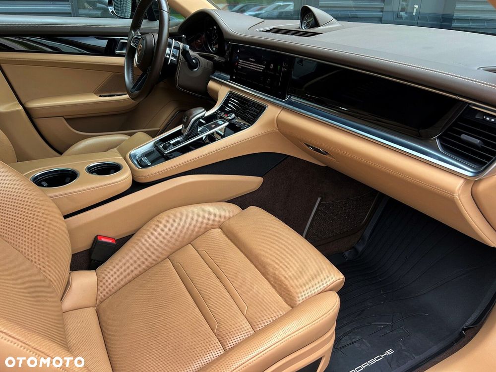 Porsche Panamera - 28