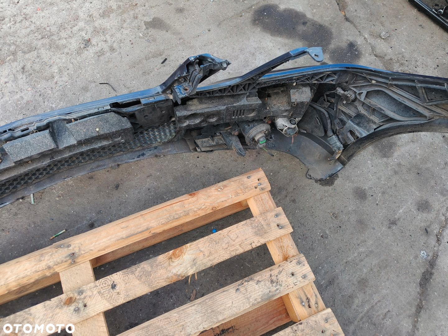 MERCEDES W212 ZDERZAK PRZEDNI PRZÓD PDC 359 - 8