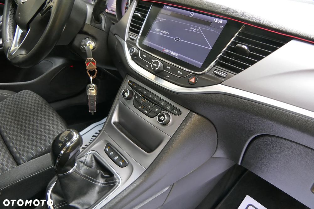 Opel Astra 1.4 Turbo Business - 23