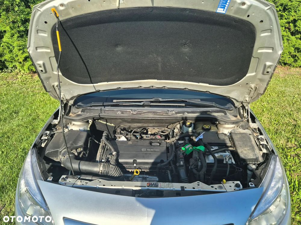 Opel Astra 1.6 T Sport - 11