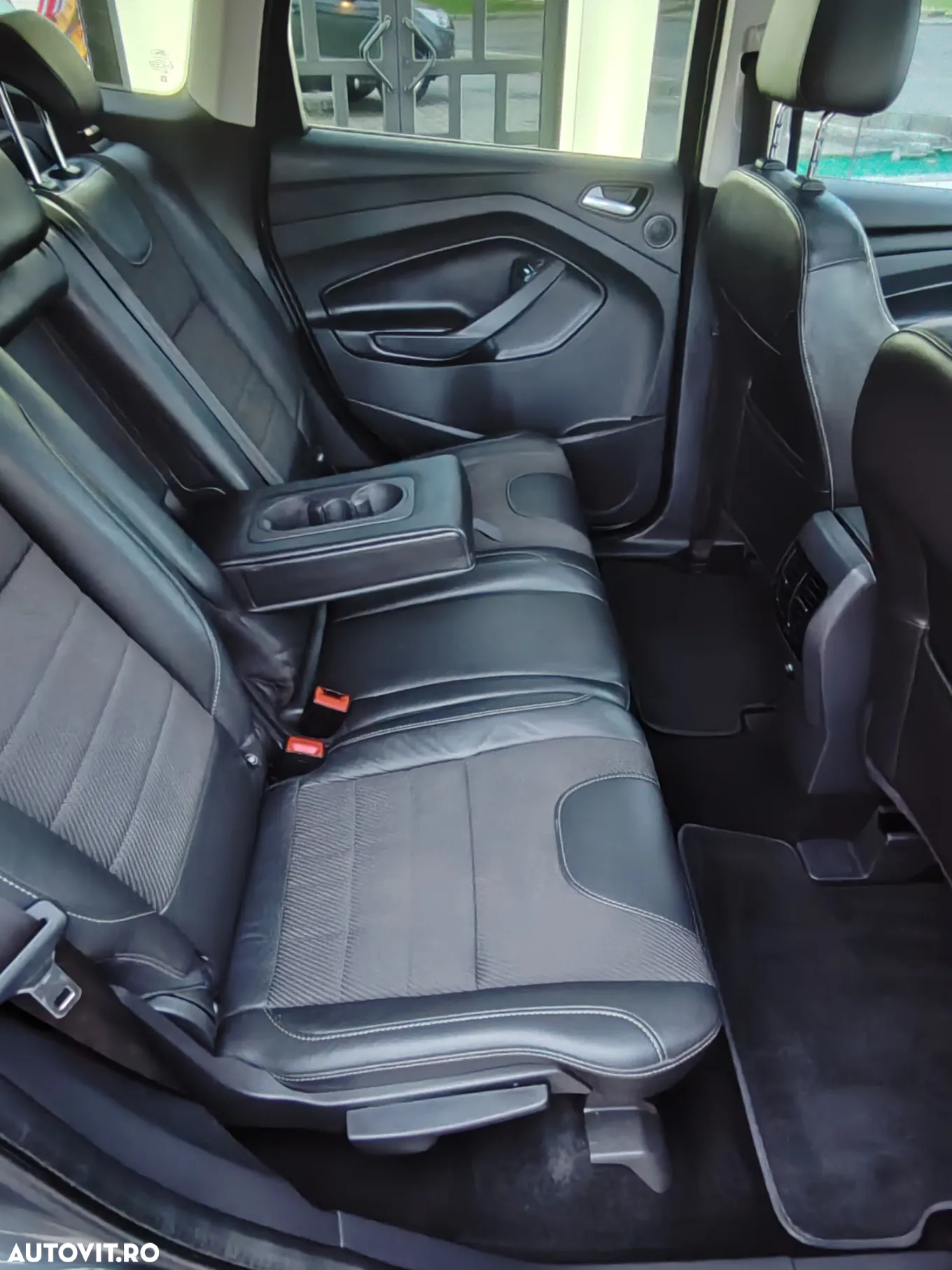 Ford Kuga - 12