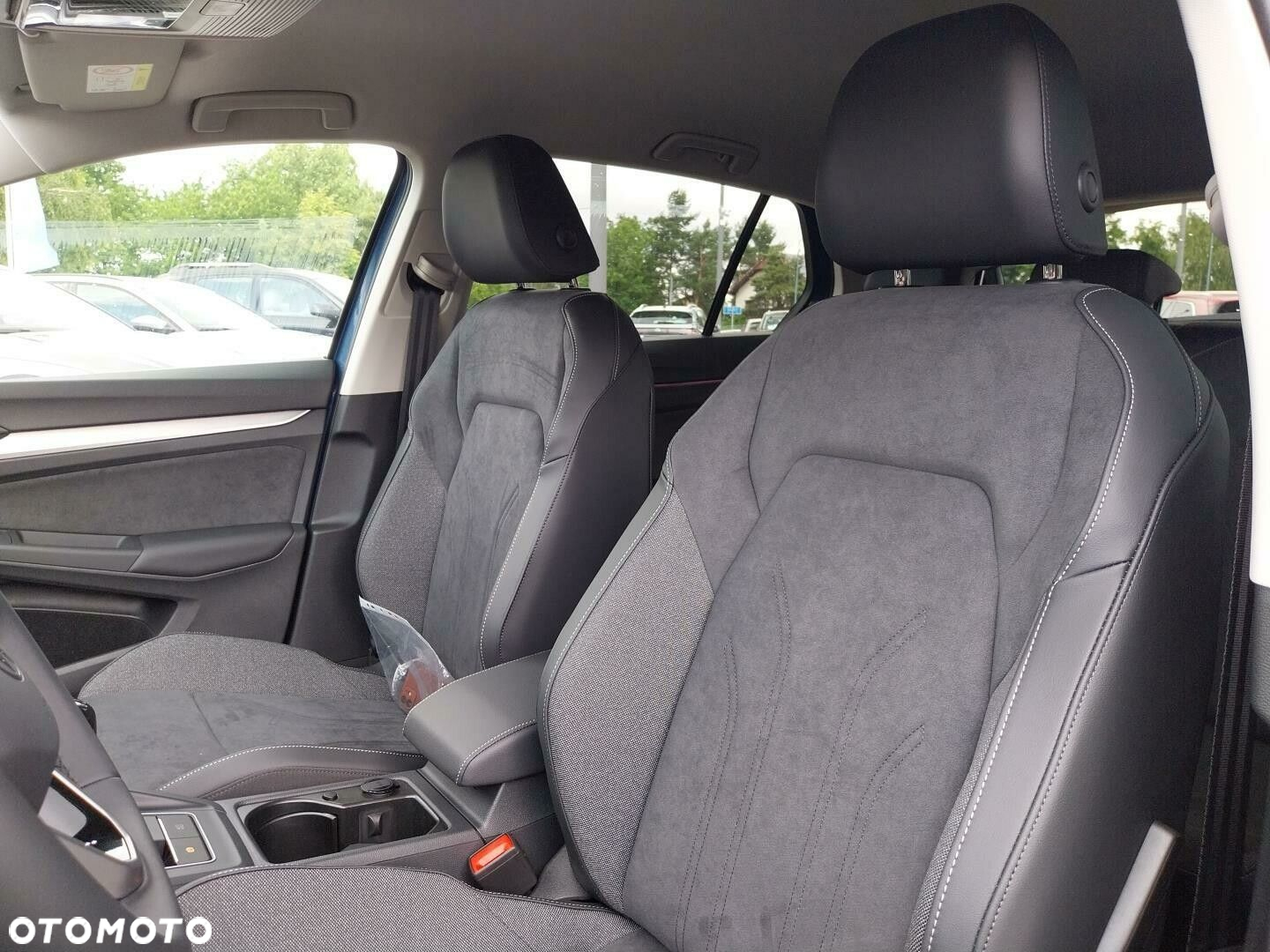 Volkswagen Golf - 10