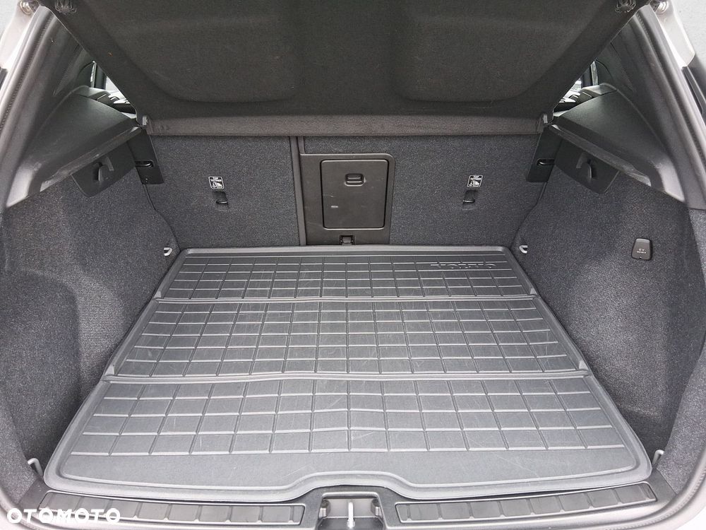 Volvo XC 40 - 18