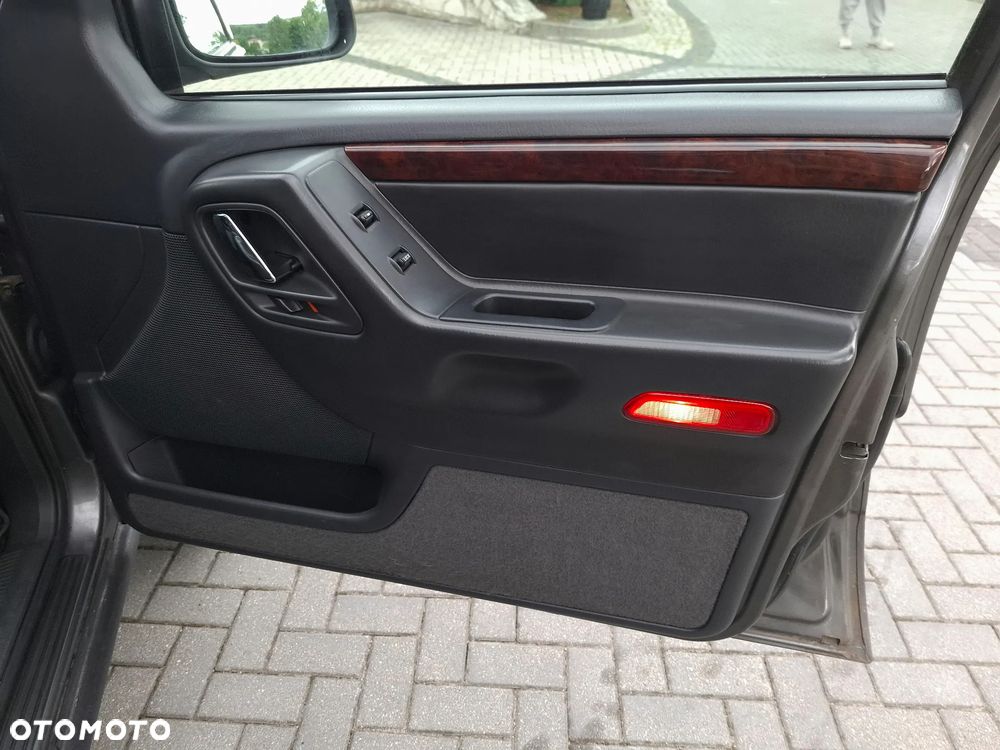 Jeep Grand Cherokee 2.7 CRD Limited - 22