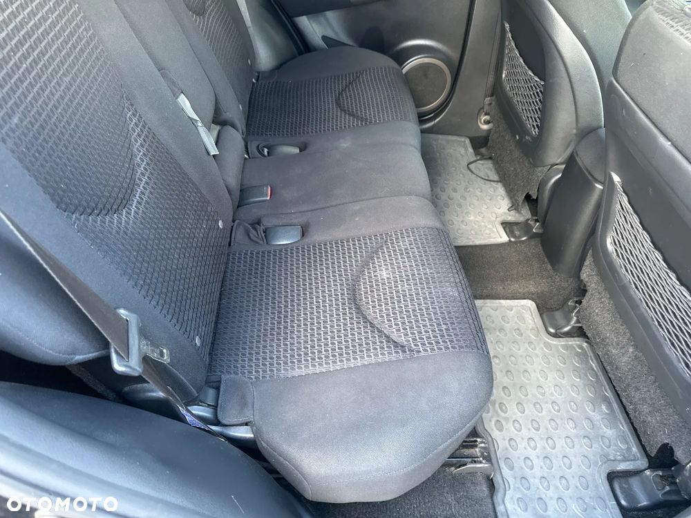 Toyota RAV4 - 24
