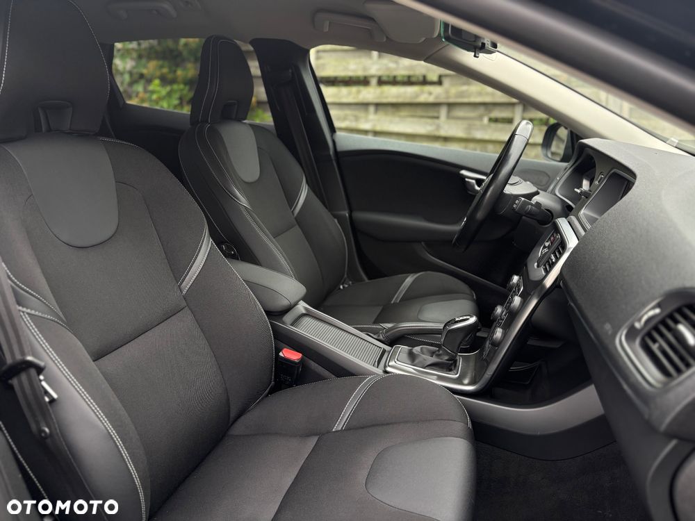 Volvo V40 D2 Momentum - 30